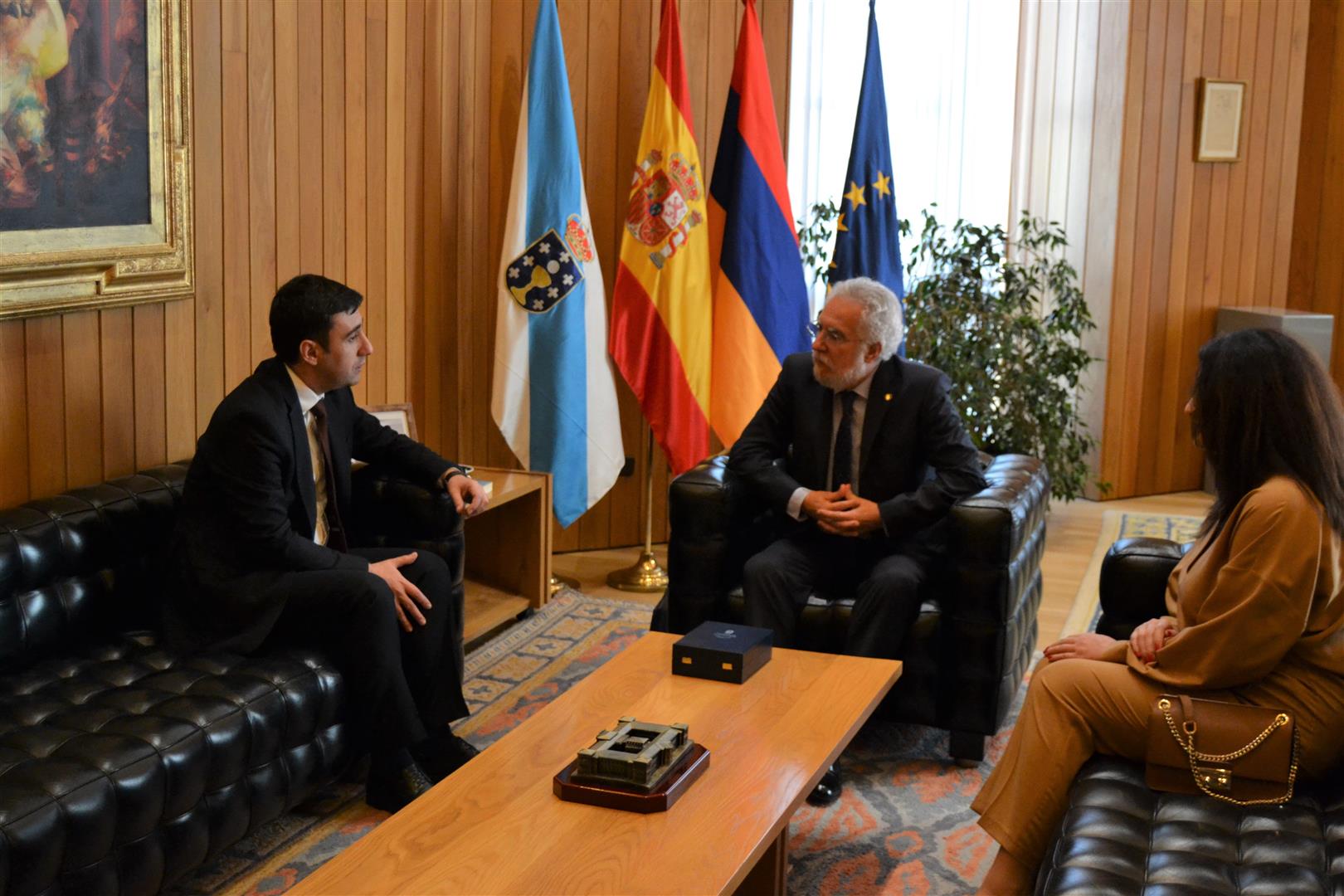 Visita institucional do embaixador de Armenia ao Parlamento de Galicia